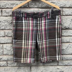 Orage Chic Plaid Women's Shorts in Black and Pink